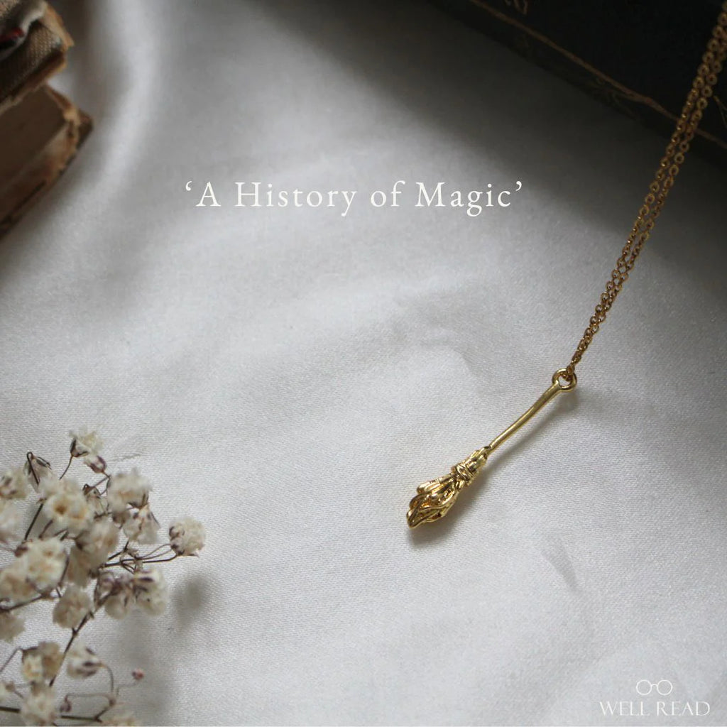 "A History of Magic" Ketting